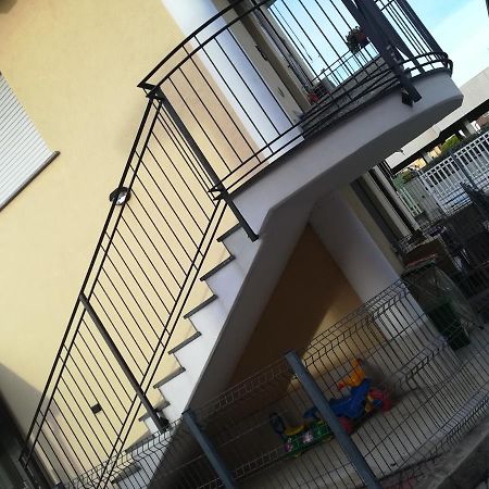Yellow House Cir 12040 Cassano Magnago المظهر الخارجي الصورة